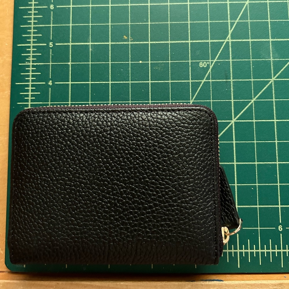 Patent of Heart Zip Around Wallet - Picture 8 of 9